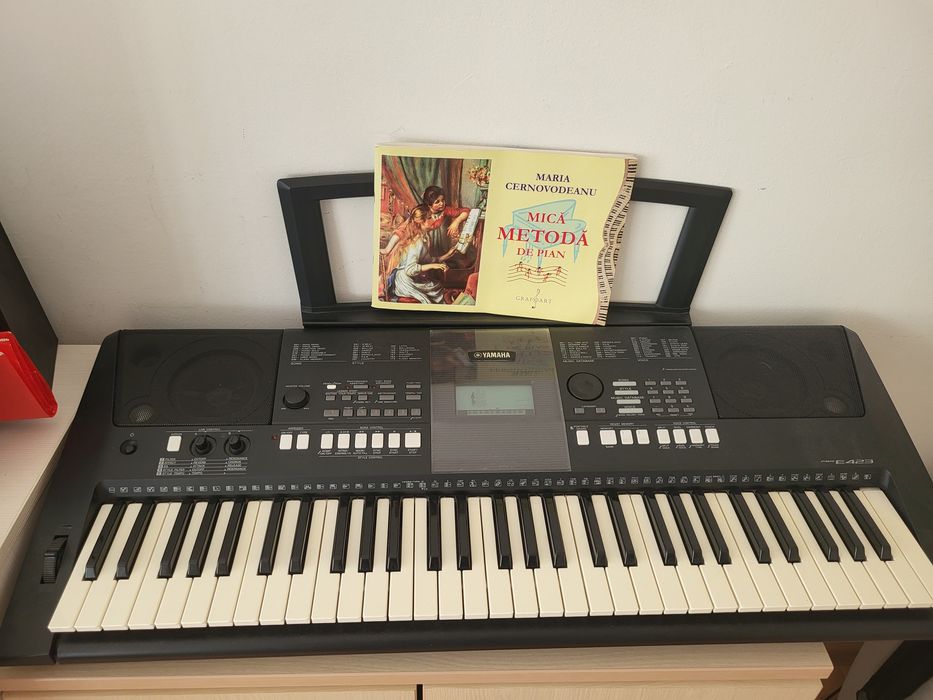Orga Yamaha psr E423
