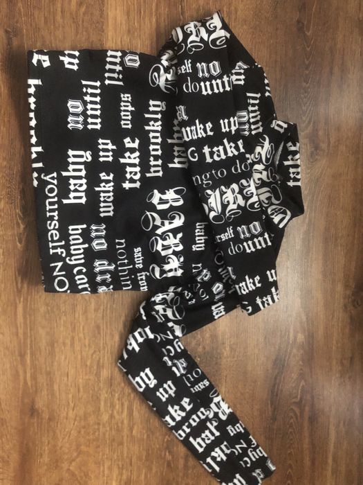 Bluza crop top neagra