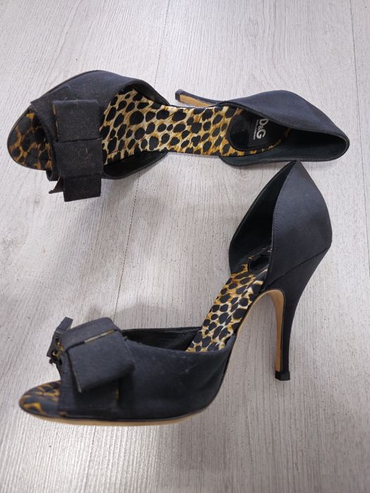 Pantofi D & G cu toc  NOI originali
