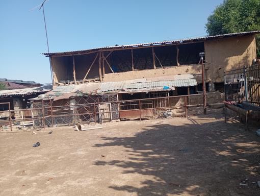 Uch qahramonda yer sotiladi