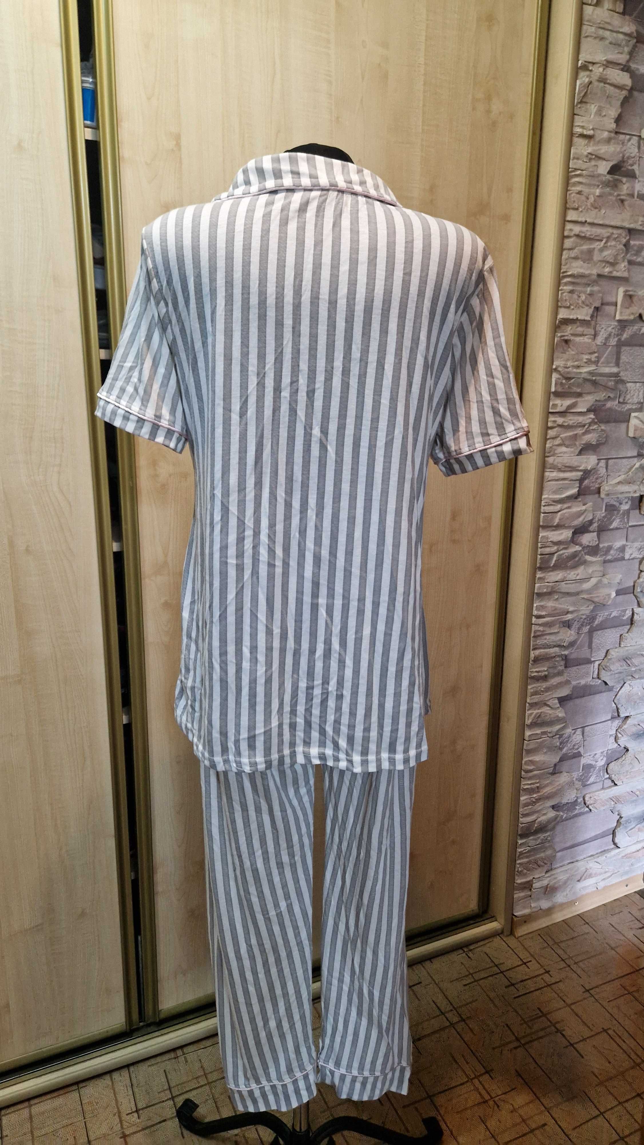 Продам трикотажную женскую пижамку
