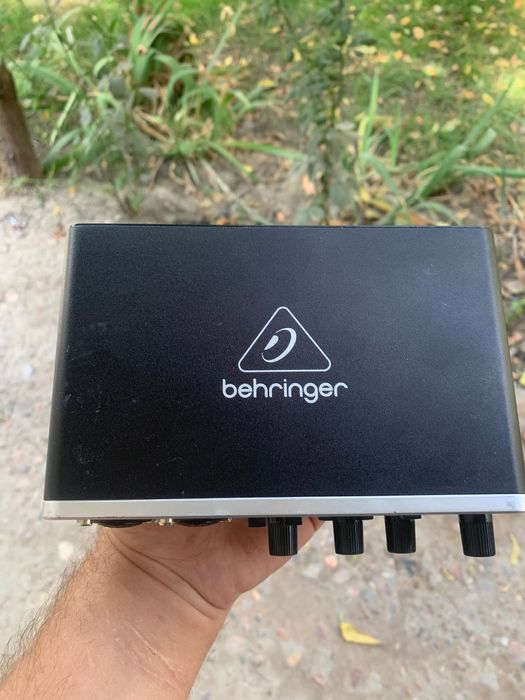 Звуковая карта Behringer U-Phoria UMC202 HD