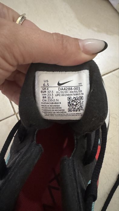 Nike 270 react маратонки