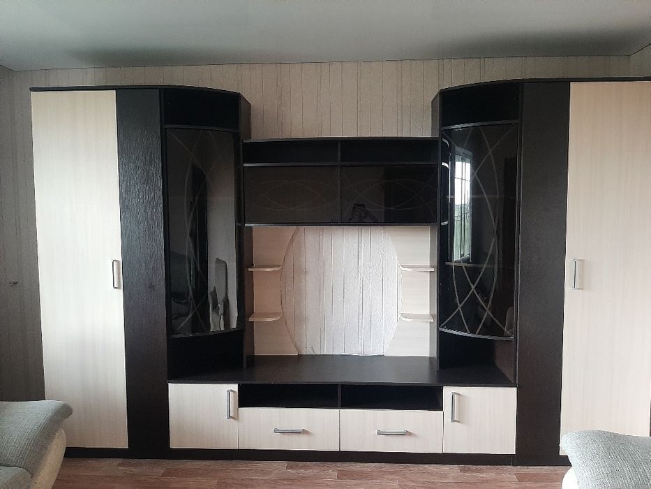 продаю стенку  хорошего качество