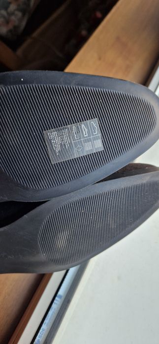 Oбувки HM, чисто нови, 44 номер