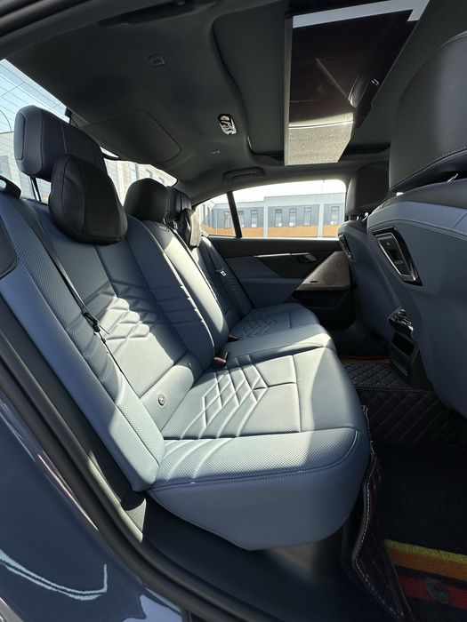 BMW i5 35L eDrive (Dop opsia bilan)