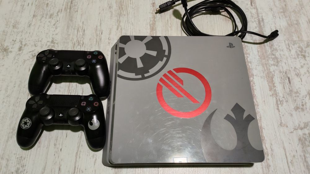 PS 4 Slim /Плейстешън 4 слим/