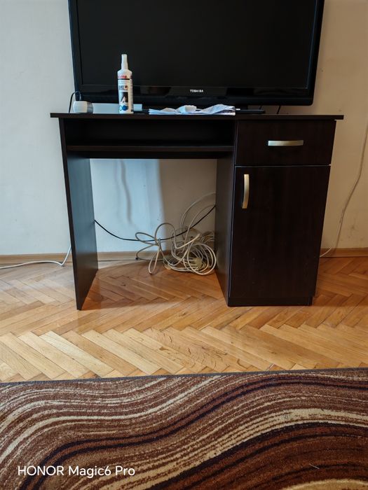 Мебели в добро състояние.