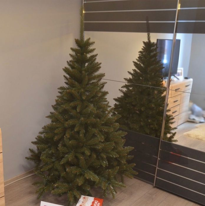 Brad artificial Christmas Deluxe by Sersimo, Royal 180cm