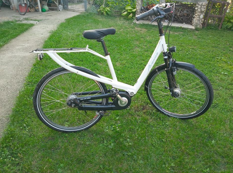 Vând bicicleta full suspensie