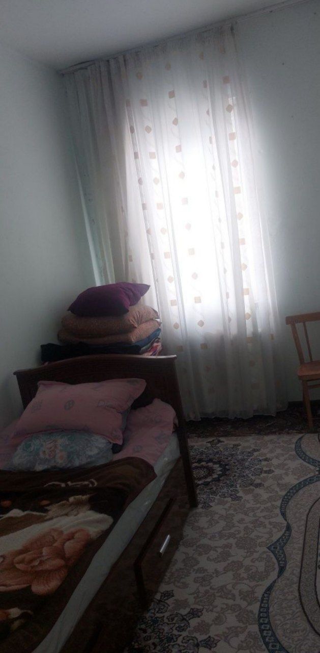 Yunusobod 18 kv 3 xona Srochno uy sotiladi