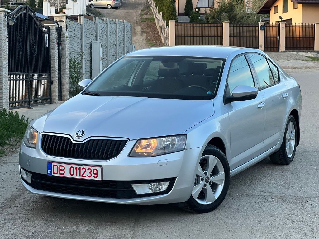 Skoda Octavia 2014 Dsg 
Automata DSG 
Motor 1.6 Tdi 
105 cai
Dublu cli