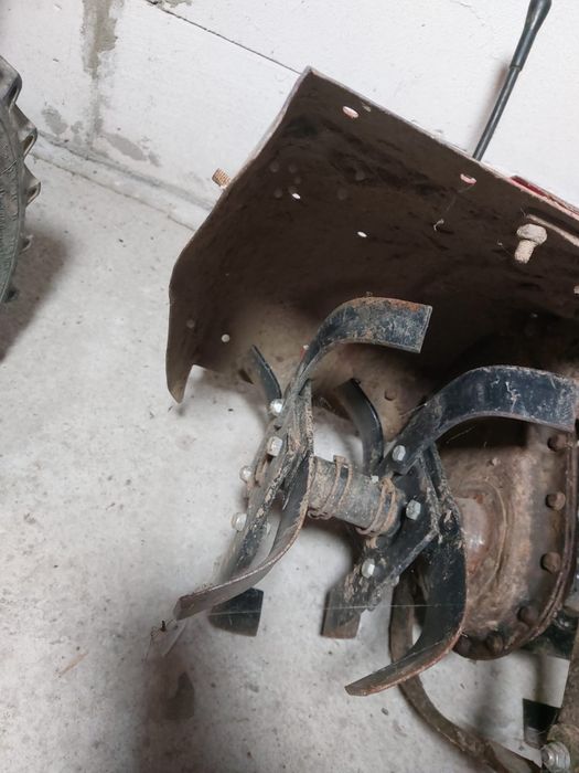 Vând freze și roti pentru motocultor