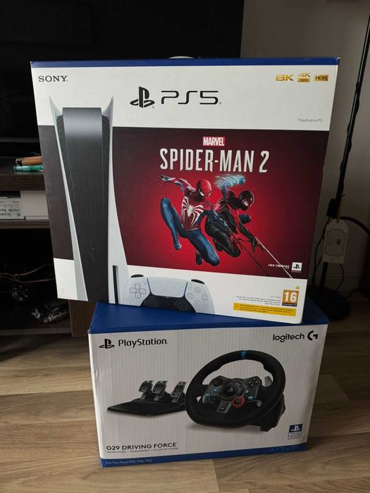 PlayStation 5 + 2 джойстика + g29 в отлично състояние