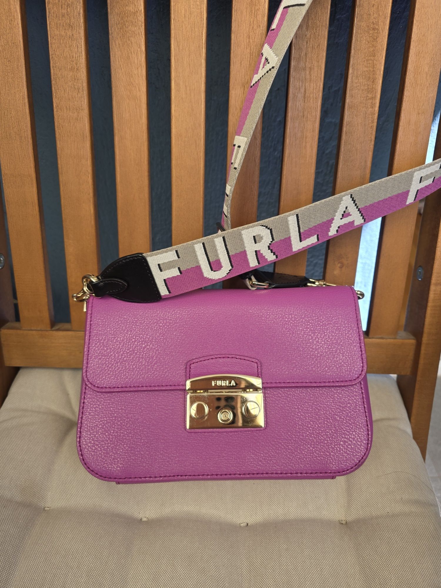 Furla metropolis чанта