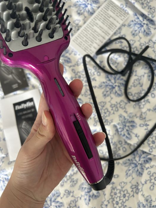 Perie electrica pentru indreptat parul Babyliss