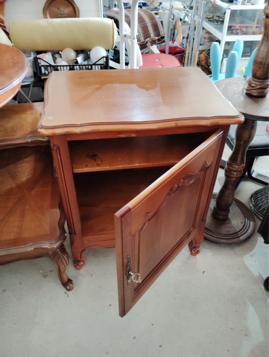 Шкаф в стил Луи XV