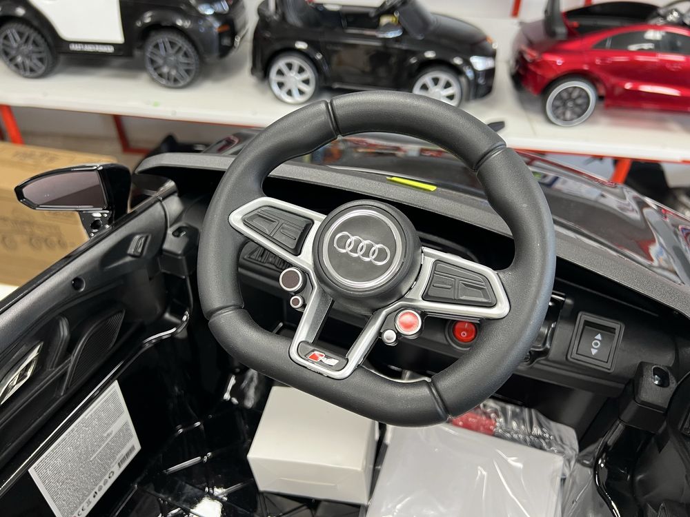 Детска акумулаторна кола Audi R8
