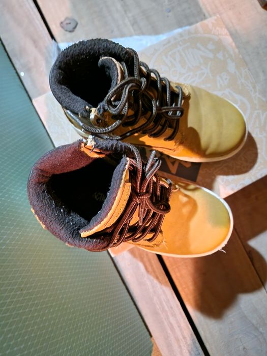 Детски боти за момче