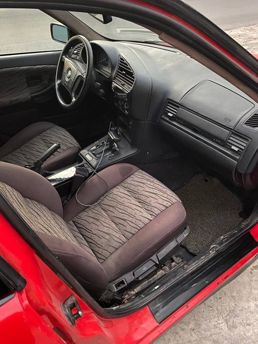 Машина BMW Сотилади
