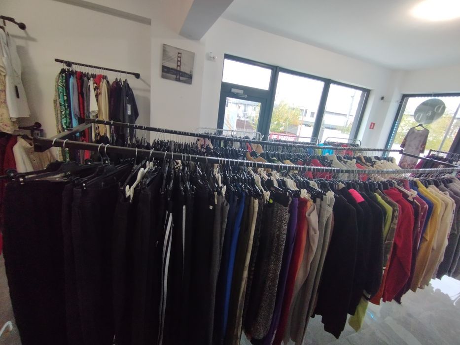 Lot de haine pentru revânzare