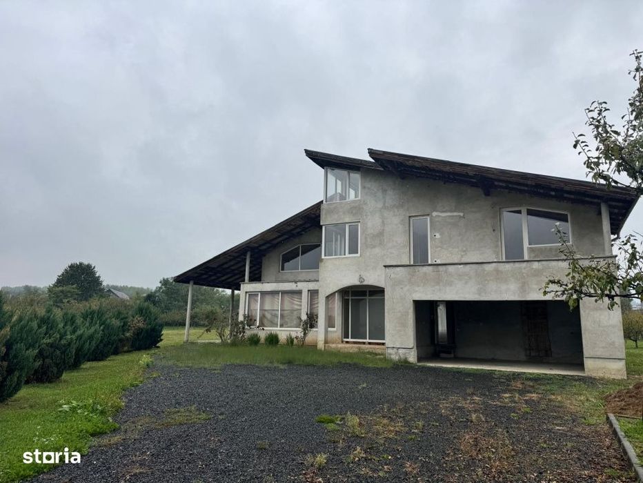 Casa semifinisata cu teren generos – 377 mp utili, 5754 mp teren –