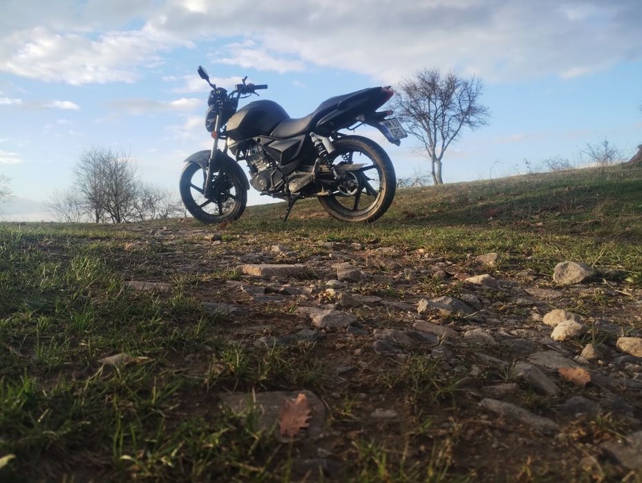 Vând sau schimb cu cross