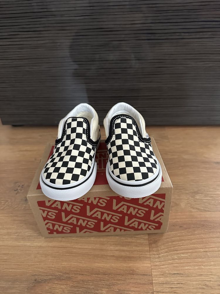 Чисто нови детски обувки-VANS