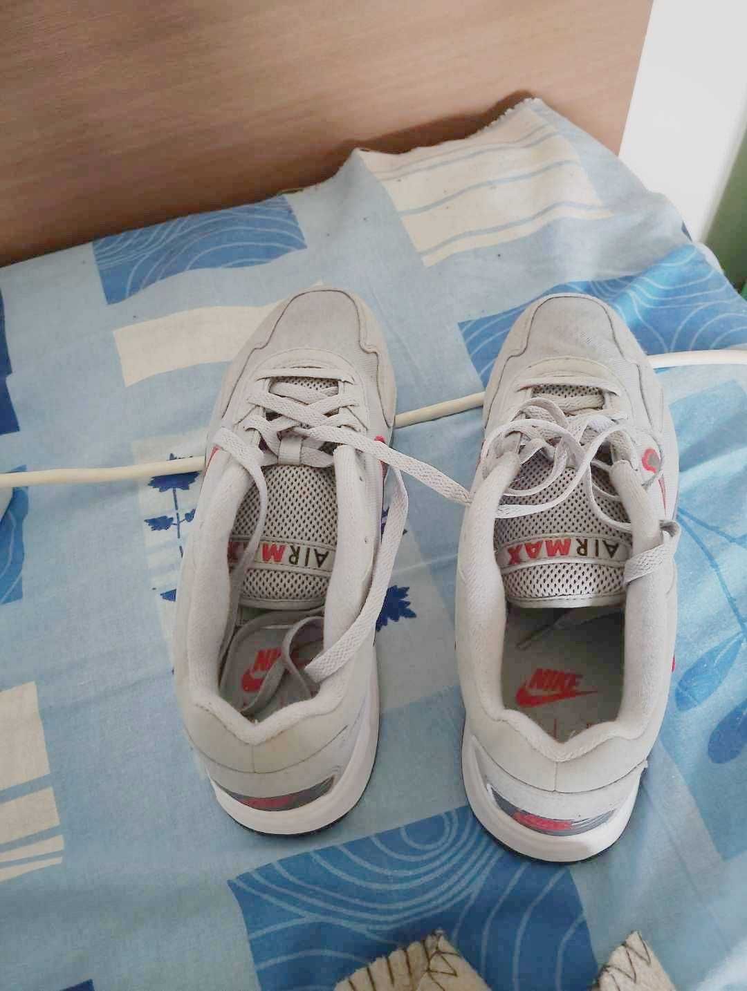 Продавам мъжки маратонки Nike Air Max 44 размер