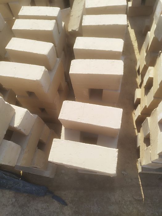 Xom g'isht bor sifatli 450 so'm