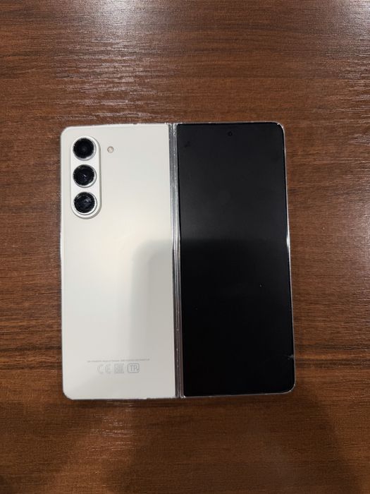 Смартфон Samsung Galaxy Z Fold5 бежевый