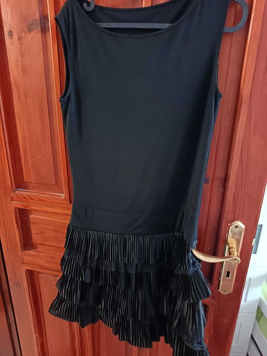 Официална рокля подходяща за парти