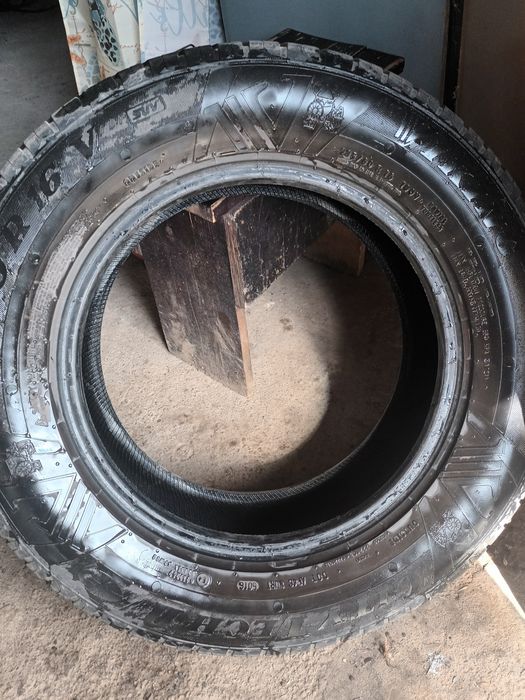 Летни гуми 235х60х16 употребявани.ДОТ 2016Г.