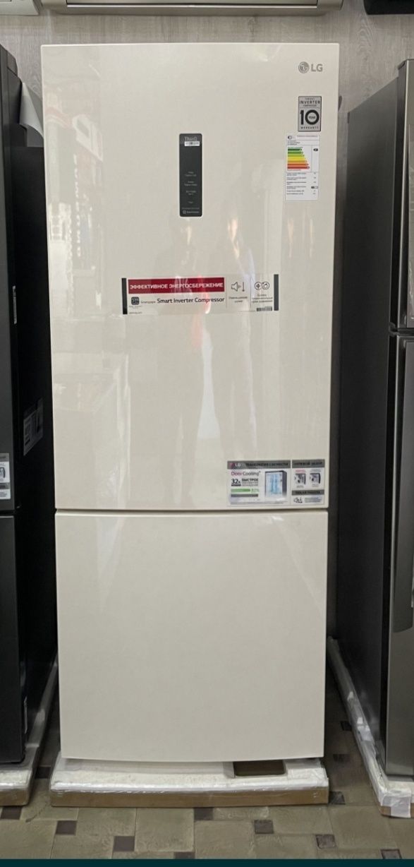 LG Холодильник GC-B569PECM