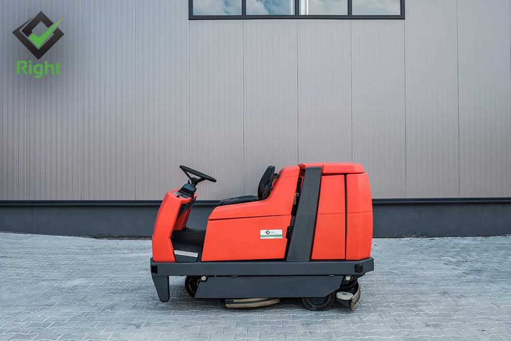 Машина за почистване на под Hако B 1100 / ЛИЗИНГ