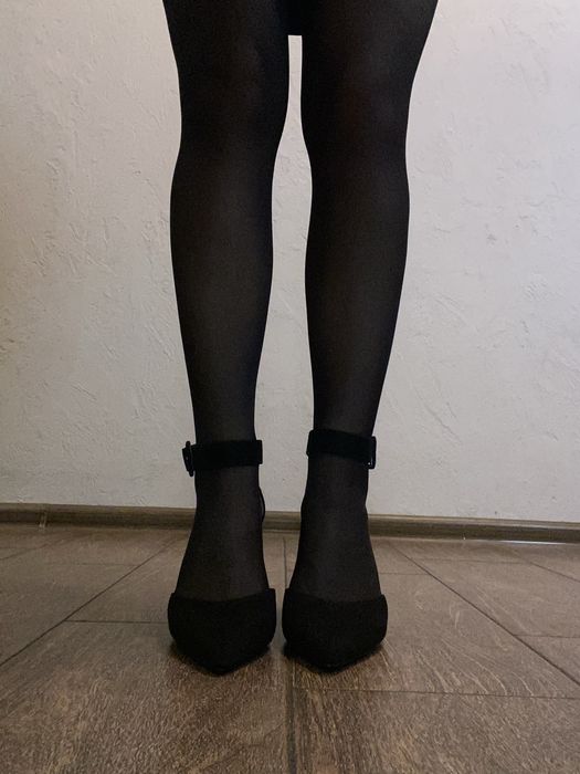 Черни велурени обувки на ток, 23.5см