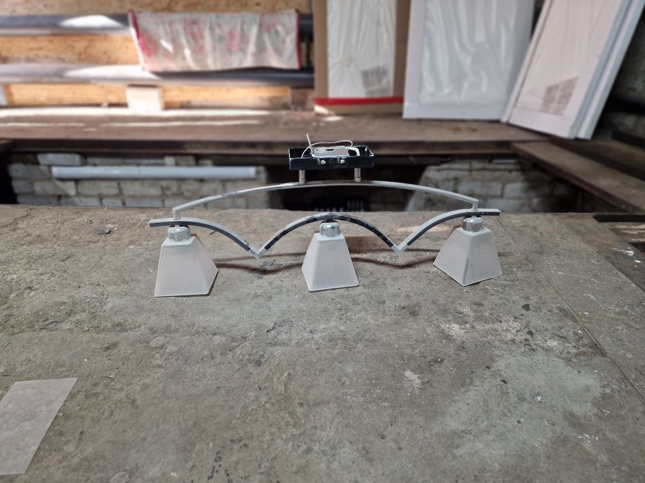 Продам люстры хорошом состояний