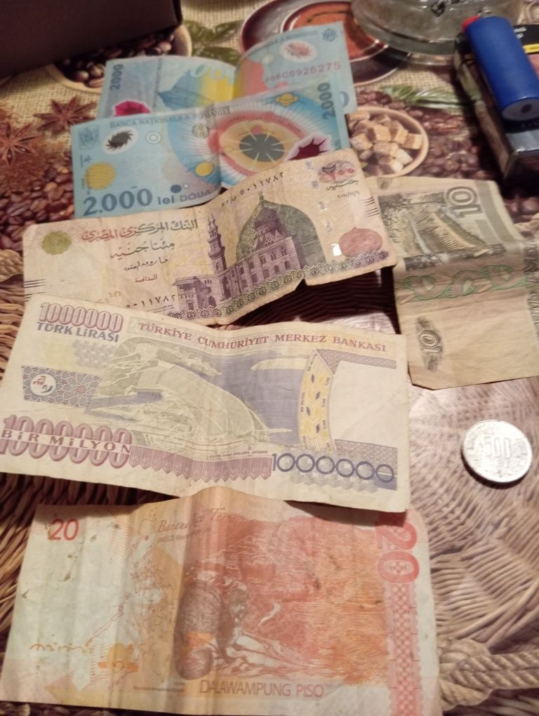 Vând bani vechi monezi și bagnote românești cât și straine