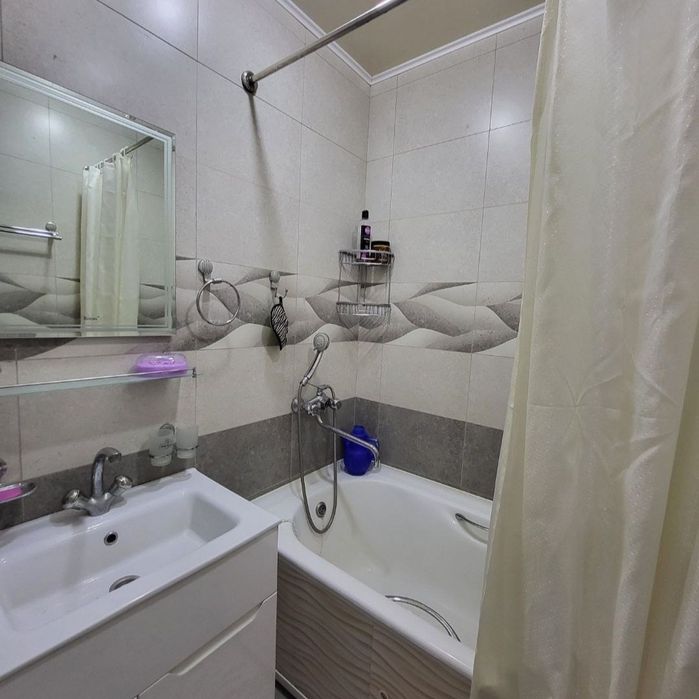 Юнусабад 4 квартал. Продается квартира 2/2/9