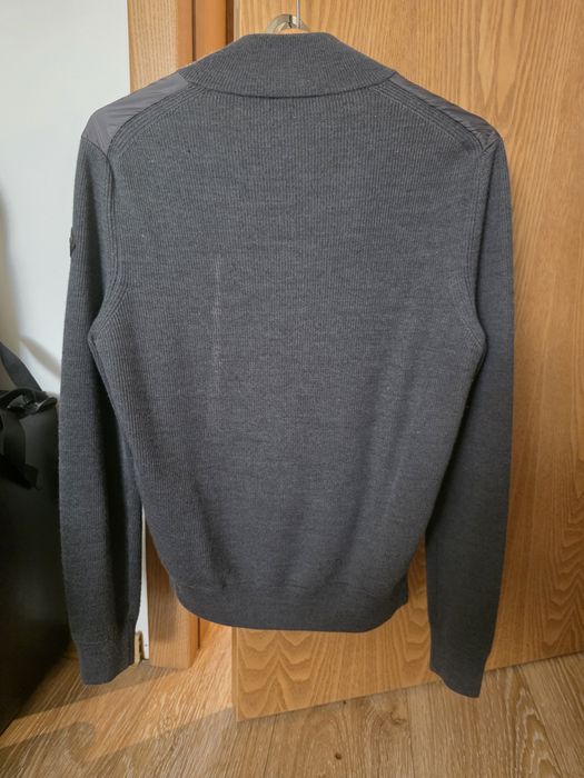 Vând cardigan Moncler 100% original