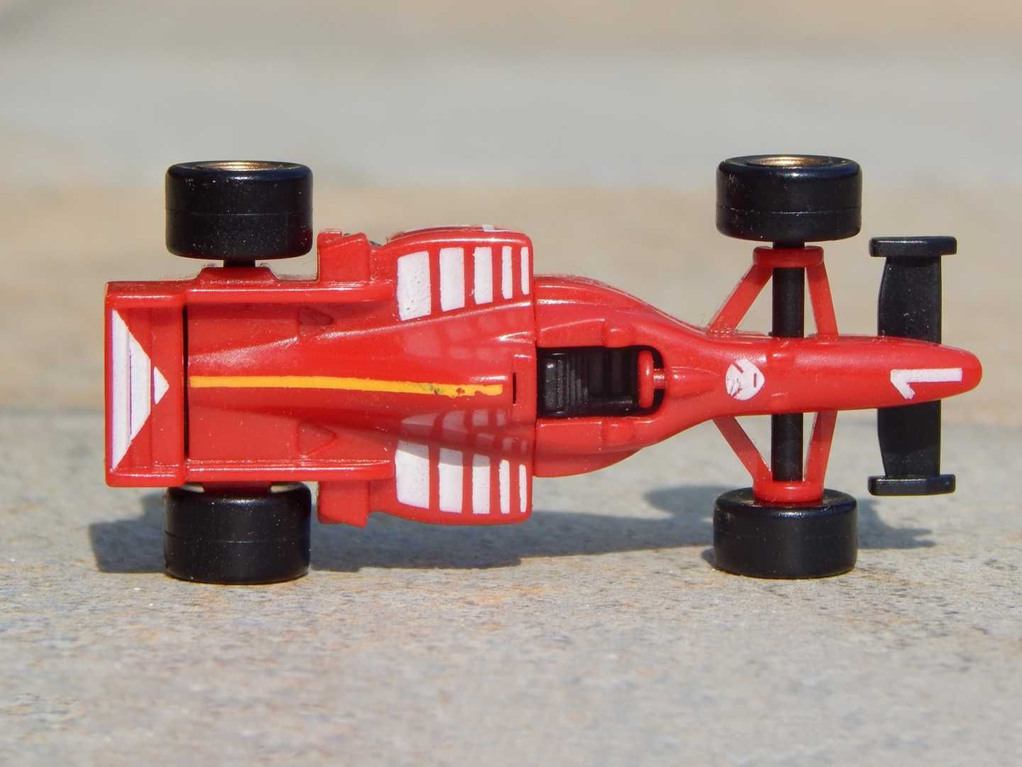 Jucarie masina curse Formula 1 Ferrari Kinder Ferrero Italia