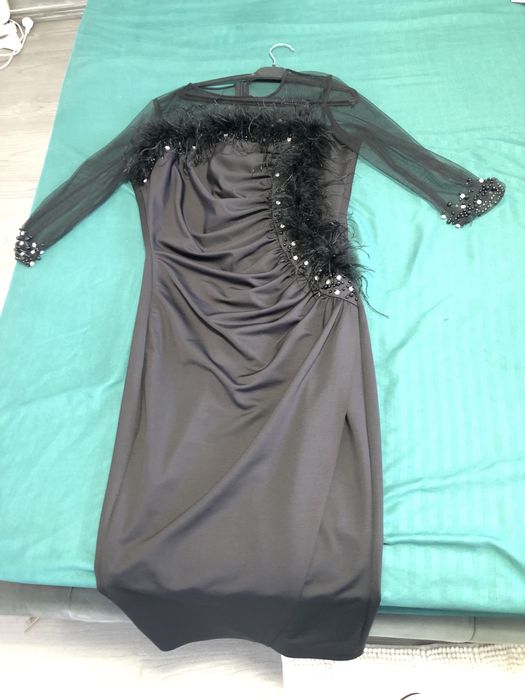 Vand rochii de ocazie