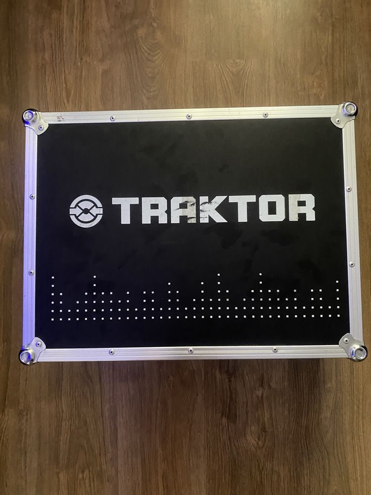 Traktor s2 mk 1 aproape noua plus flightcase