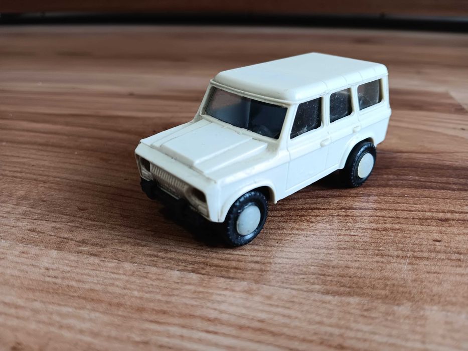 Macheta ARO din anii 80