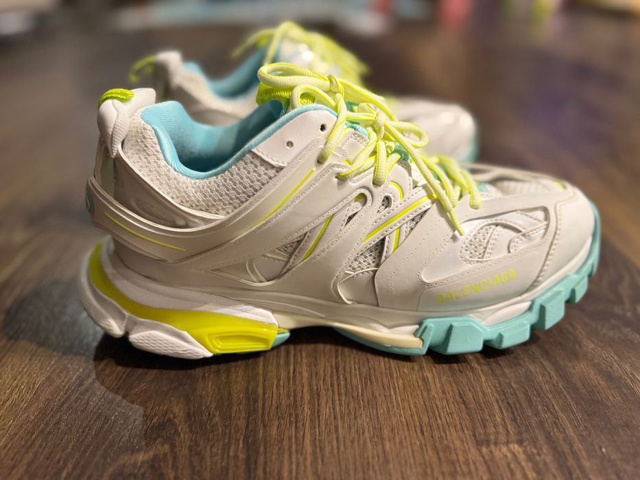Balenciaga track