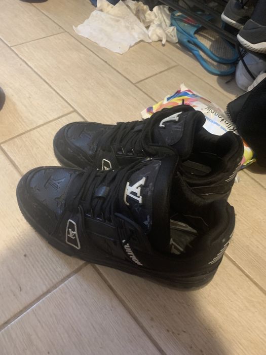 Lv trainers negrii cu albi