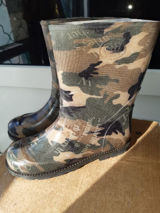 Резиновые сапожки на подростка