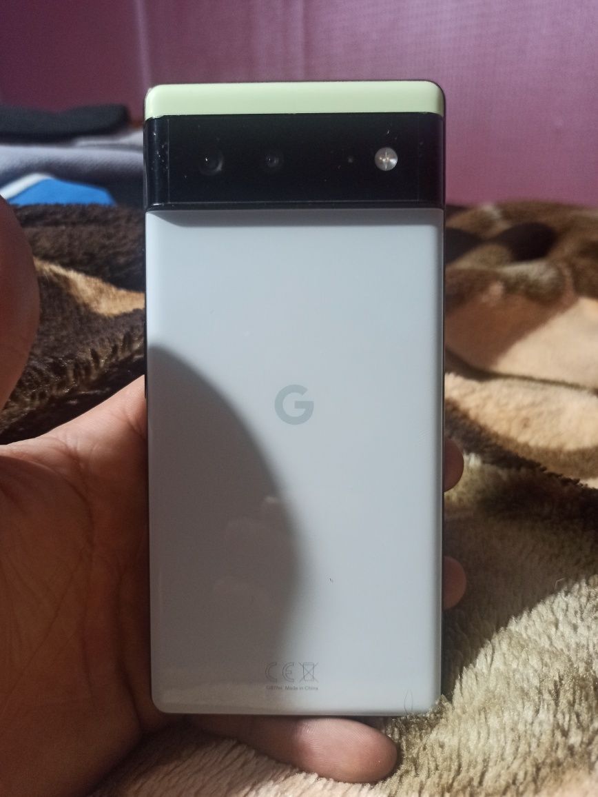 Телефон Google Pixel 6
