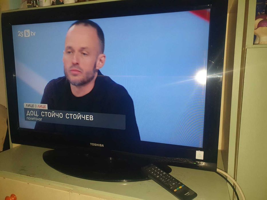 телевизор 32'' TOSHIBA LCD