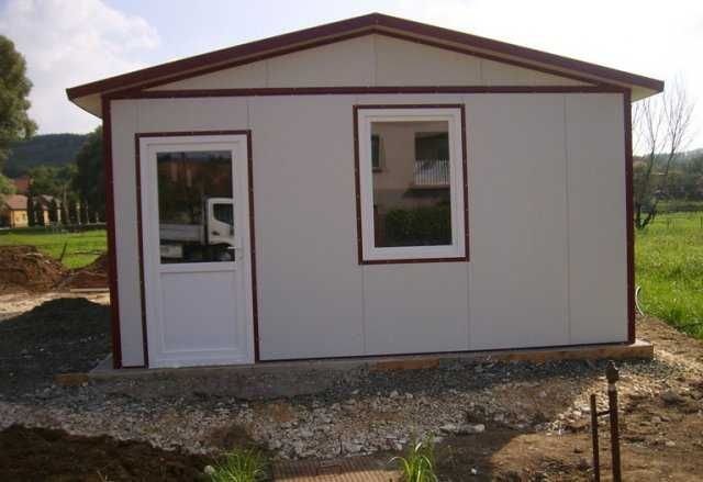 Casa modulara și garaje auto din structura metalica si panou sandwich